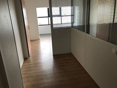 A louer - Bureaux Brest Port de commerce 38 m2 lot 26